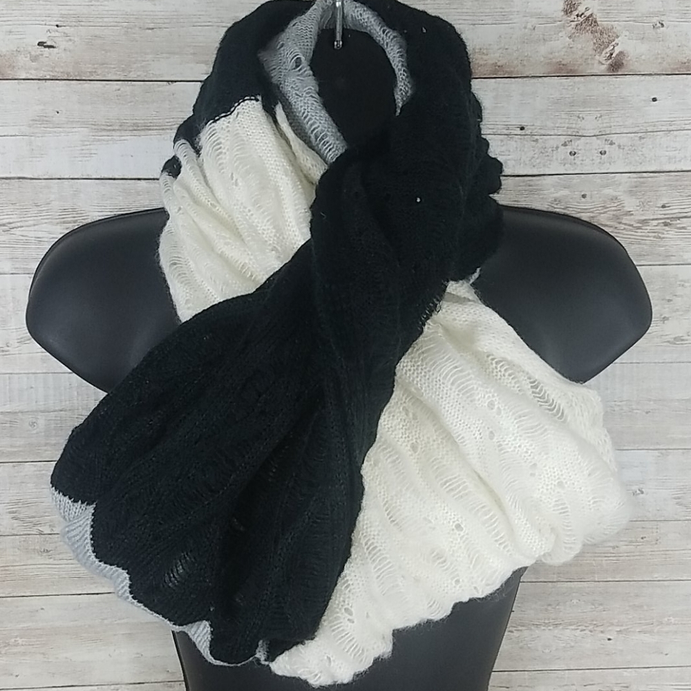 Fashion Scarf, blk, whte and gray infinity scarf. - Picture 7 of 8